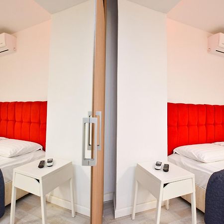 Dracula Adventure Tours Accommodation 부쿠레슈티 외부 사진