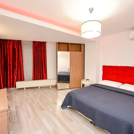 Dracula Adventure Tours Accommodation 부쿠레슈티 외부 사진