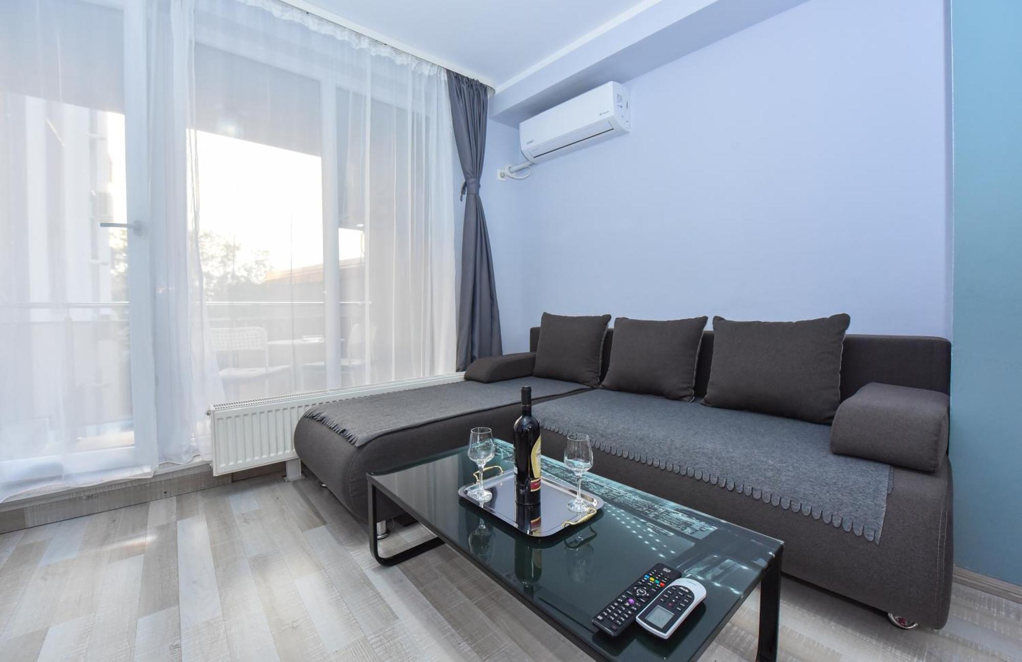 Dracula Adventure Tours Accommodation 부쿠레슈티 외부 사진