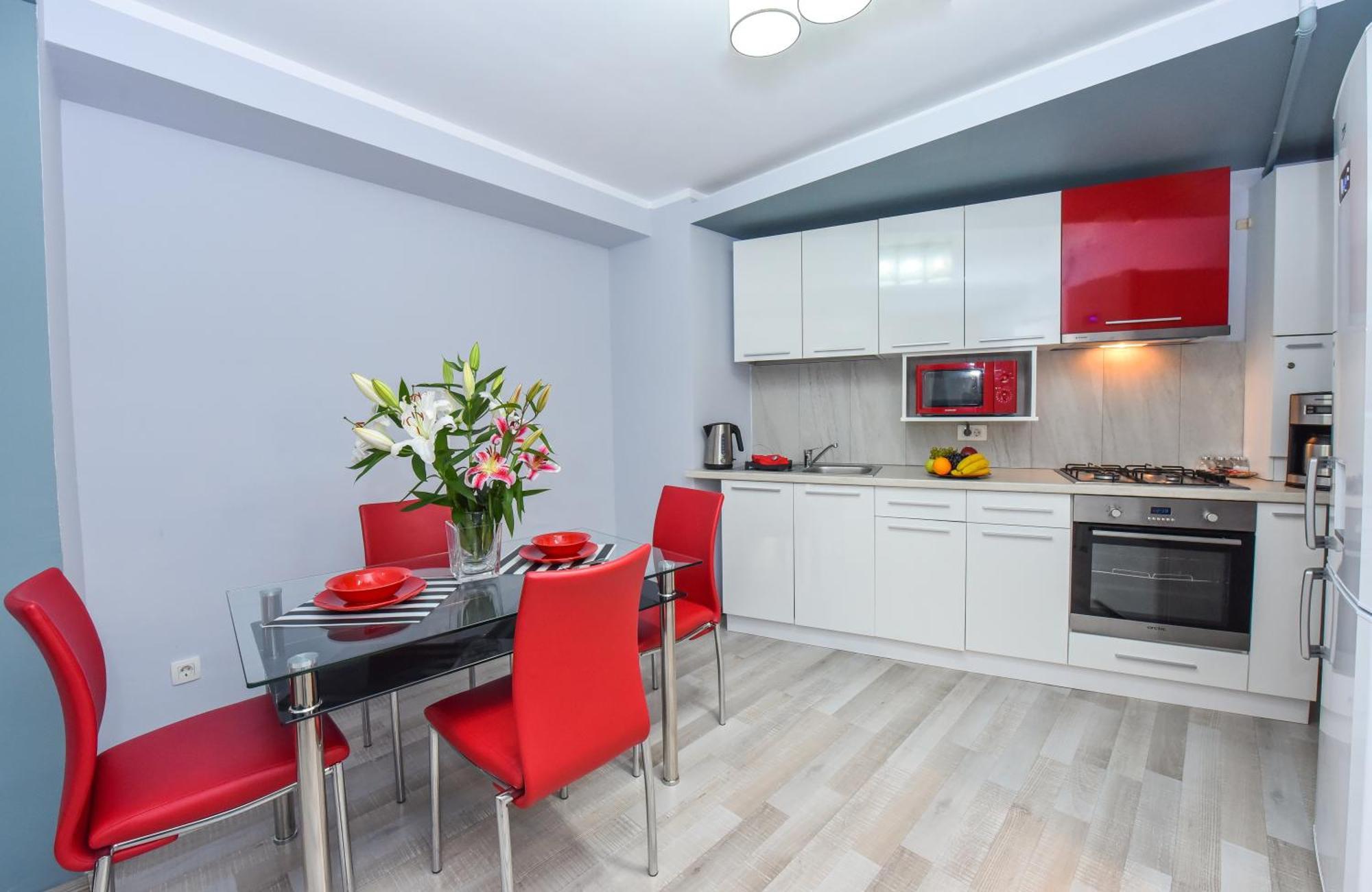 Dracula Adventure Tours Accommodation 부쿠레슈티 외부 사진