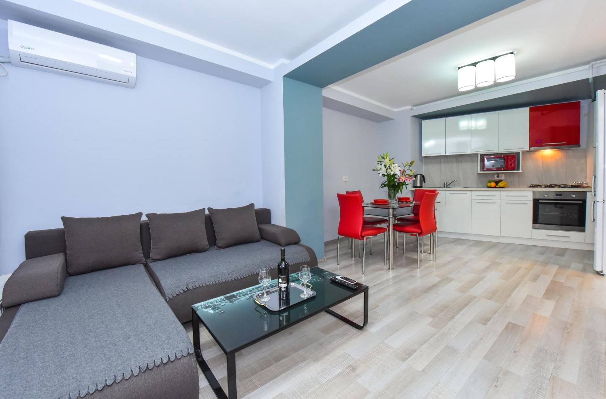 Dracula Adventure Tours Accommodation 부쿠레슈티 외부 사진