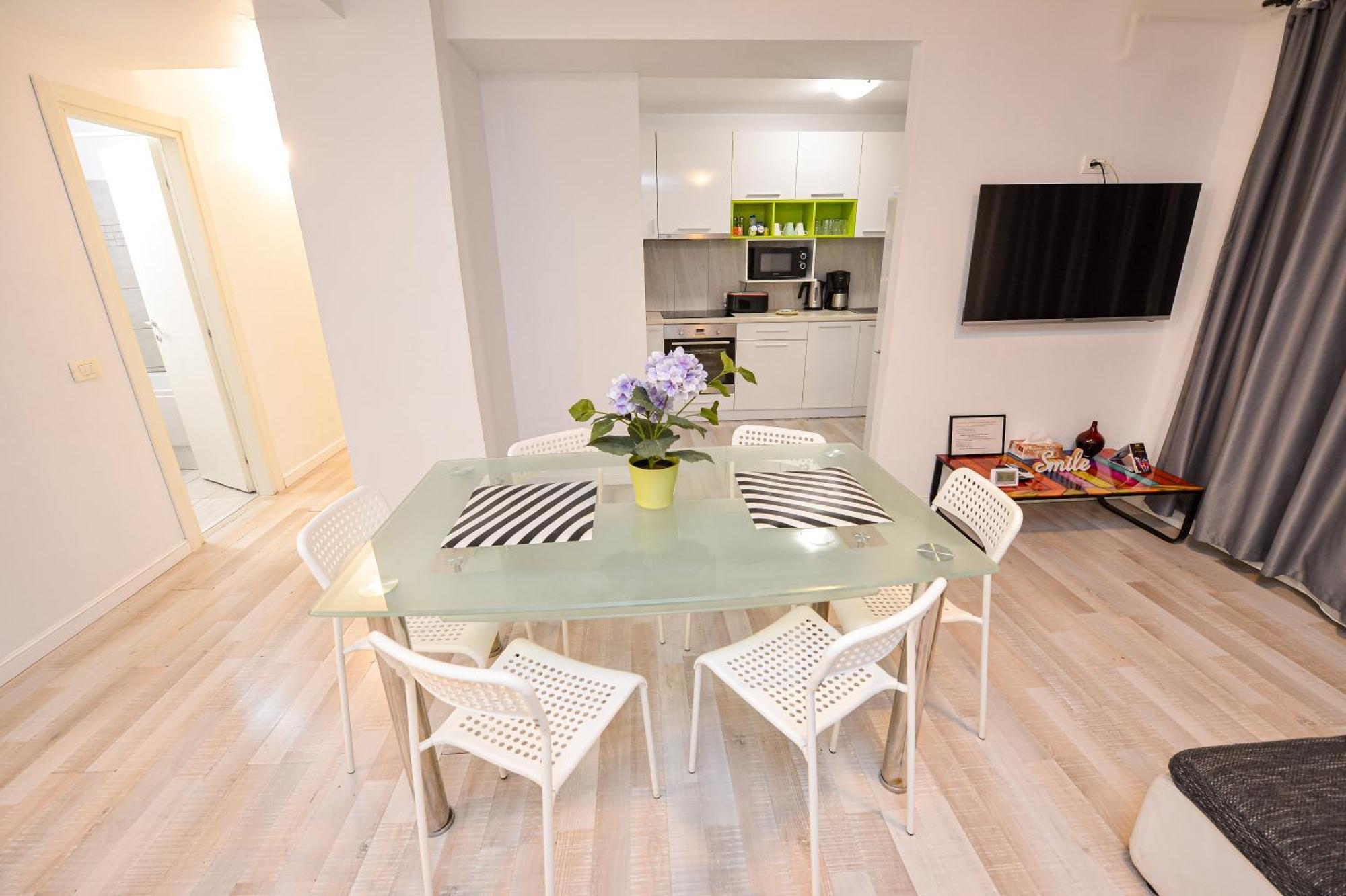 Dracula Adventure Tours Accommodation 부쿠레슈티 외부 사진