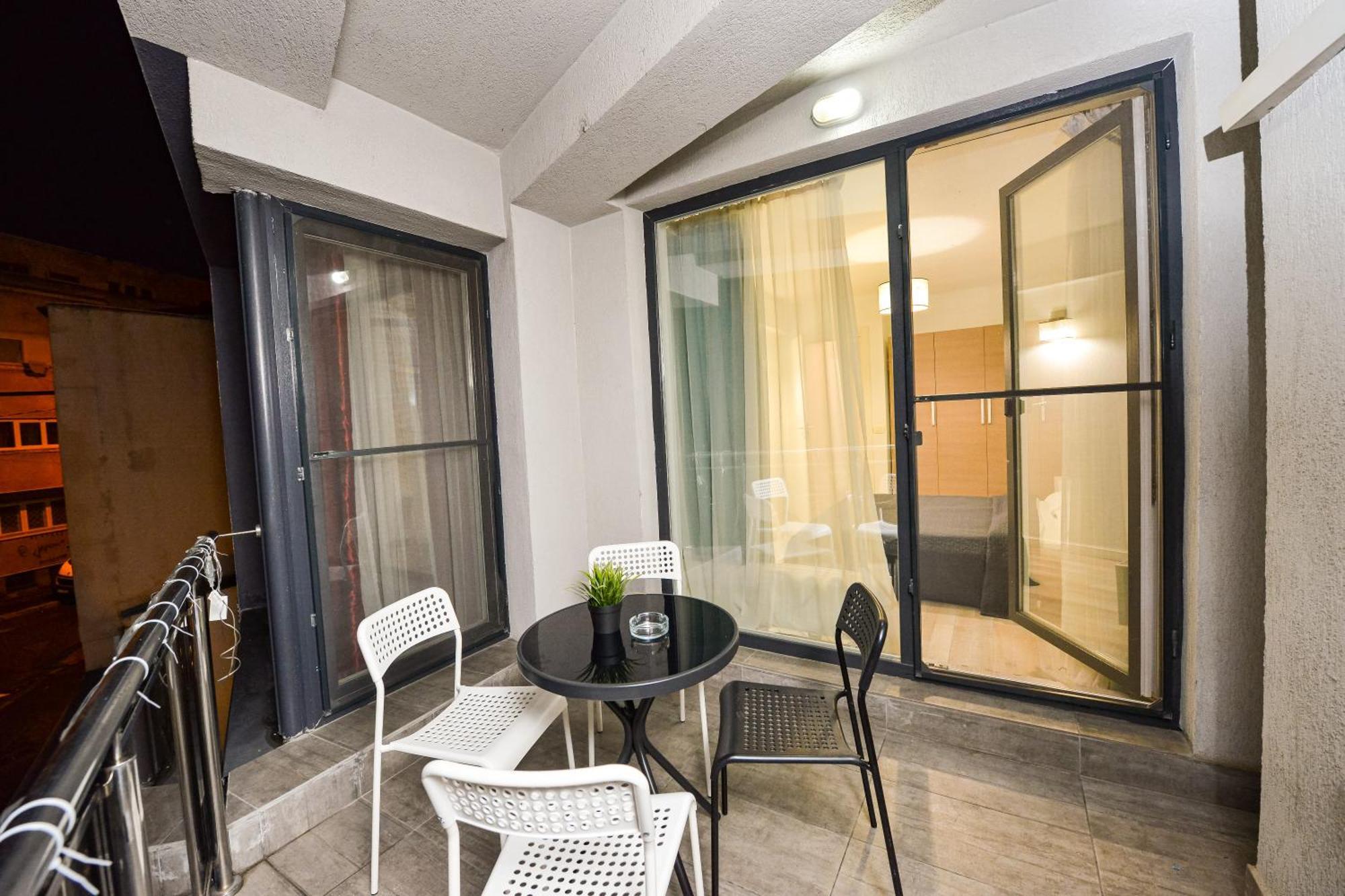 Dracula Adventure Tours Accommodation 부쿠레슈티 외부 사진