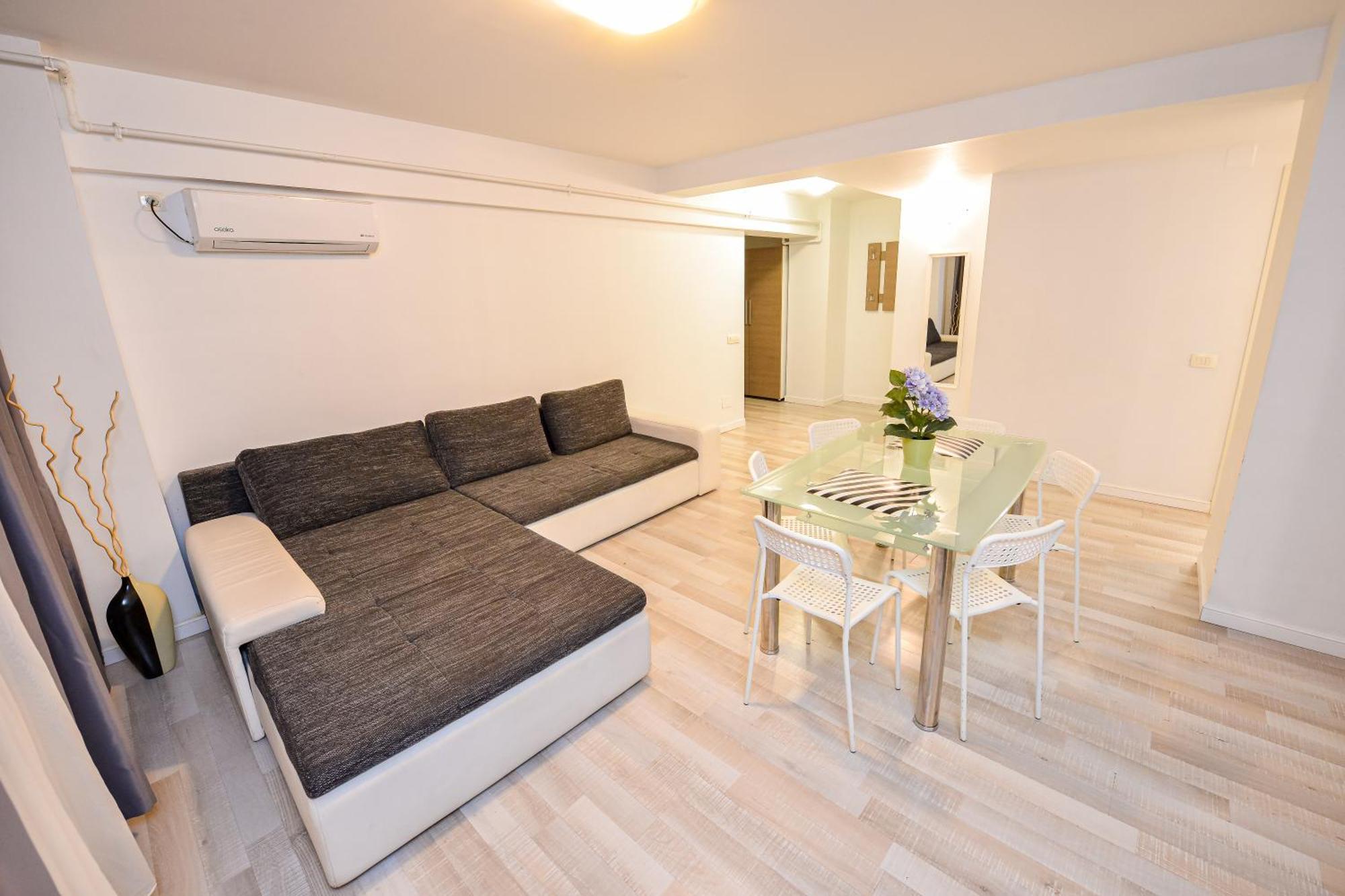 Dracula Adventure Tours Accommodation 부쿠레슈티 외부 사진