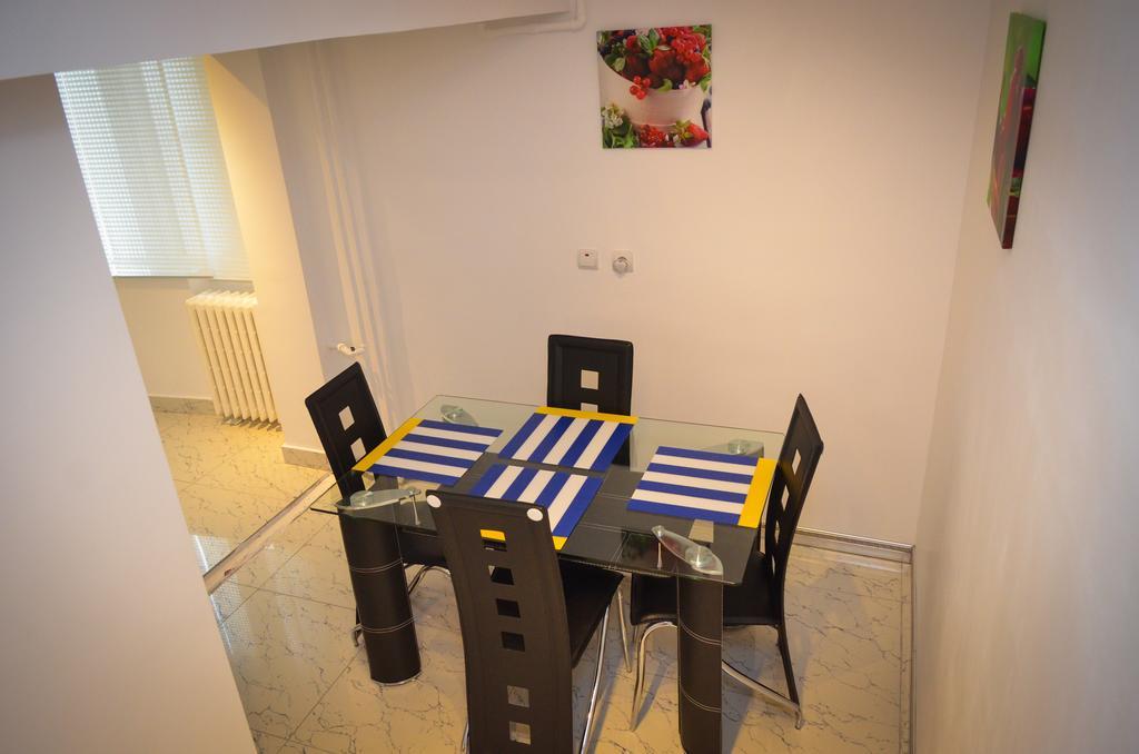 Dracula Adventure Tours Accommodation 부쿠레슈티 외부 사진